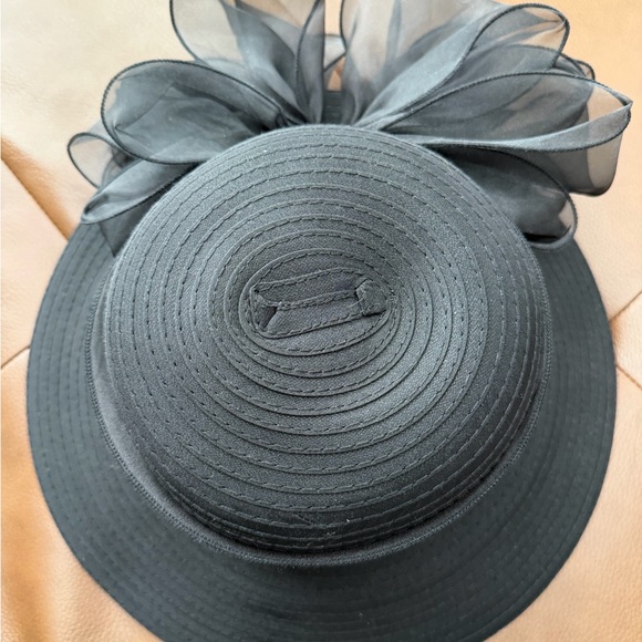 Elegant Black Women's Hat with Bow - Picture 4 of 4